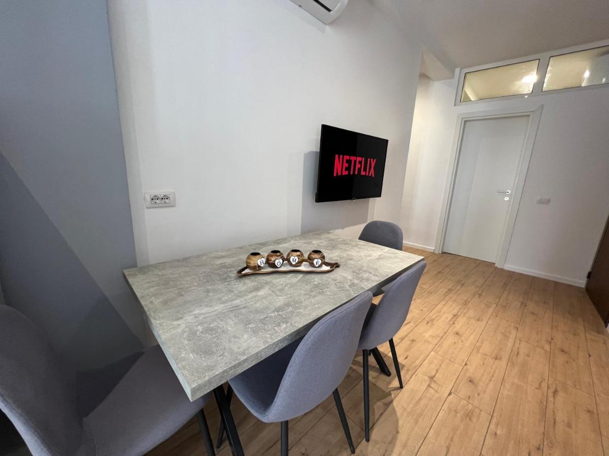 Brand New Apts Located At The City'S Main Square-100 Mbs Wifi Дуррес Экстерьер фото